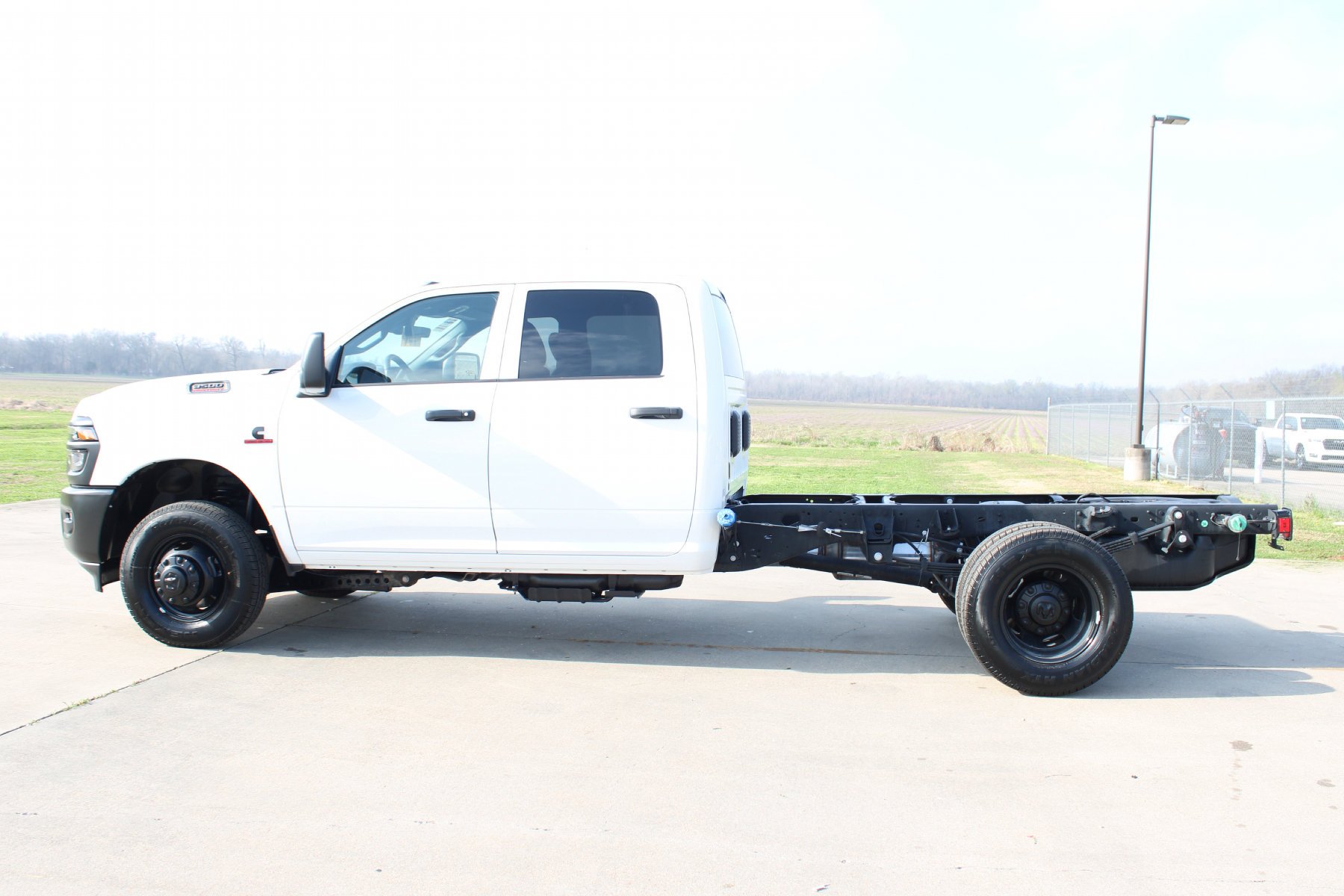 New 2026 Bright White Clear-Coat Exterior Paint RAM Tradesman Crew Cab 60c/a 4x4 image 27
