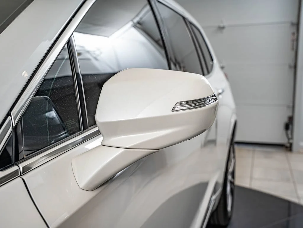 Used 2025 Crystal White Tricoat Cadillac Premium Luxury image 9