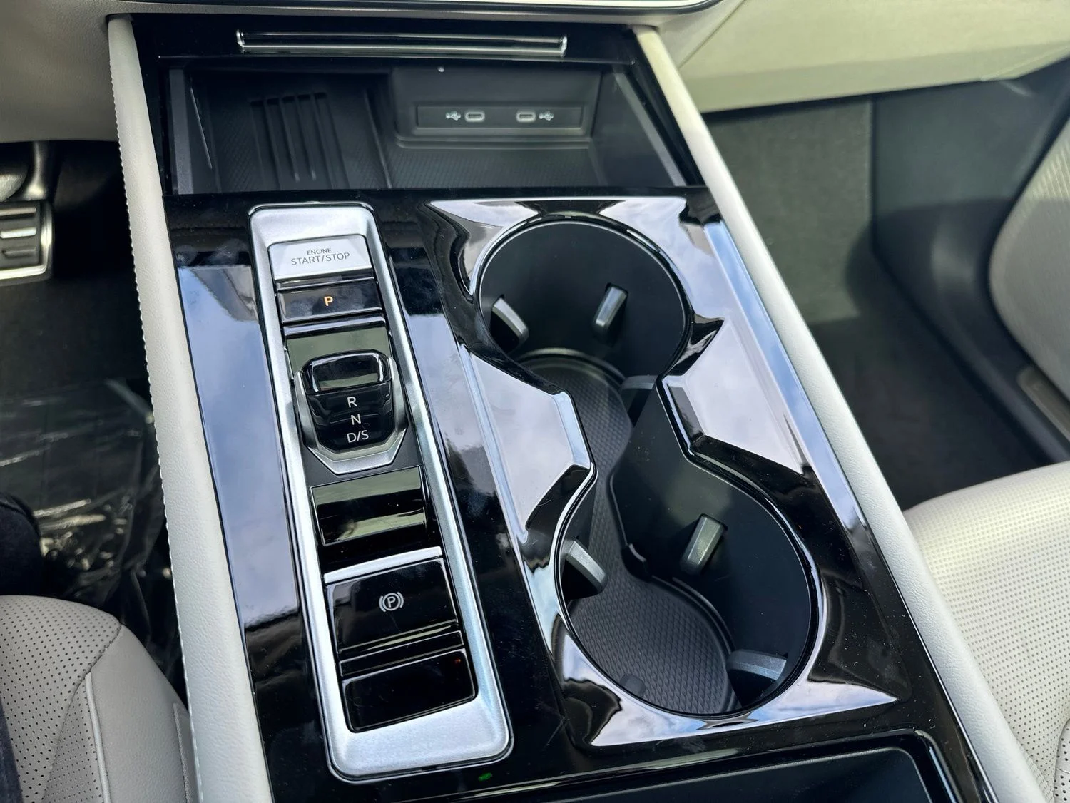 New 2026 Green Volkswagen 2.0T SEL Premium R-Line image 70