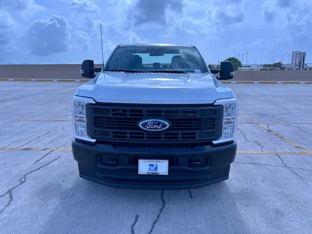 New 2026 OXFORD WHITE Ford XL Crew Cab image 8