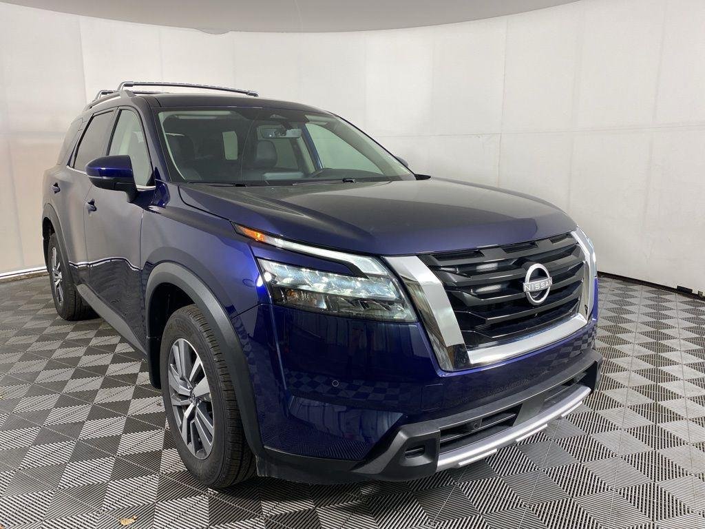 Used 2025 Deep Ocean Blue Nissan SL image 20