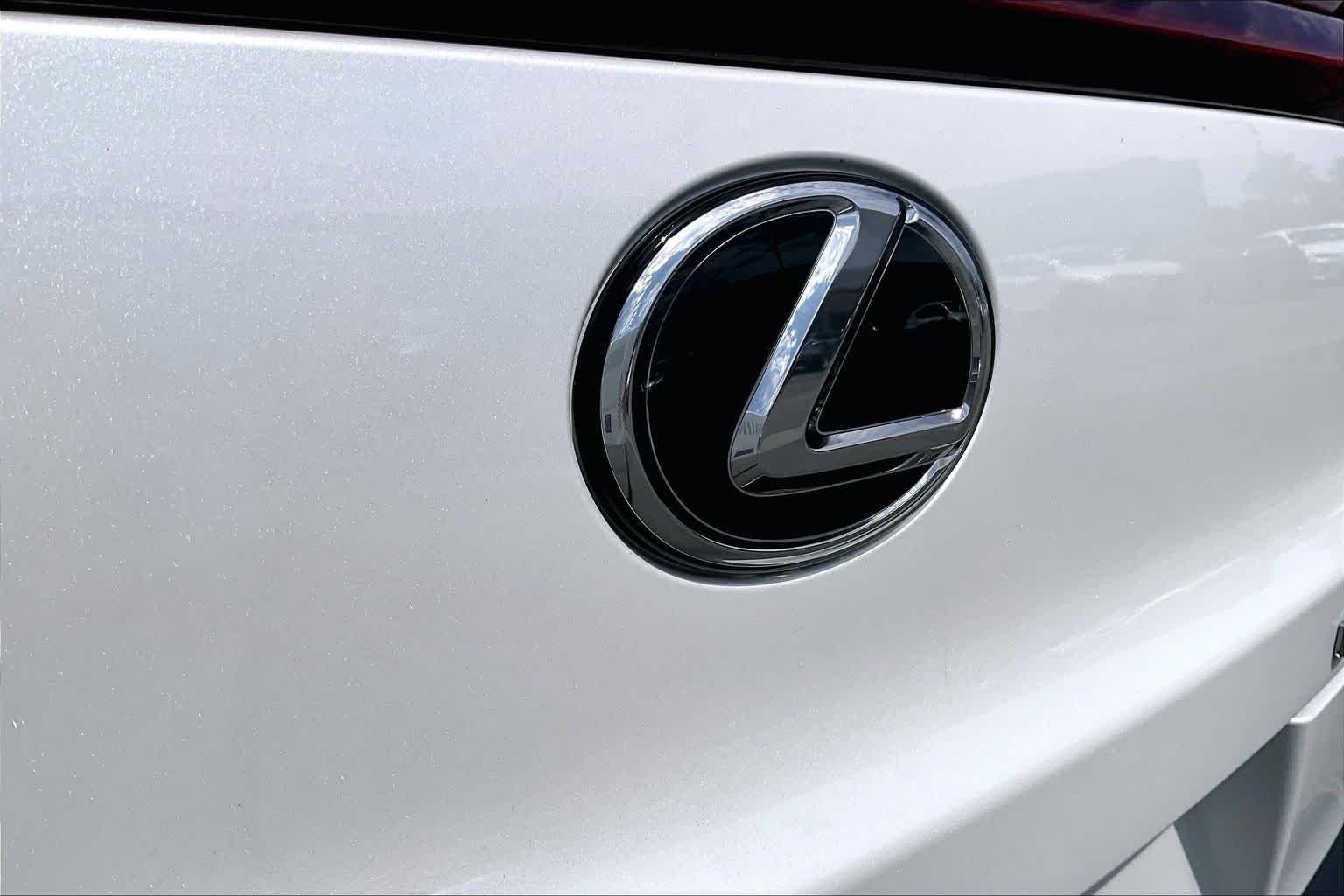 Certified Used 2025 Eminent White Pearl Lexus  image 29