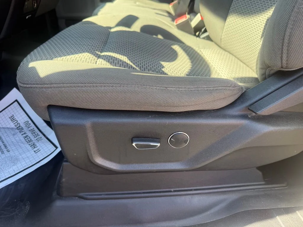 Used 2018 White Ford XLT image 17