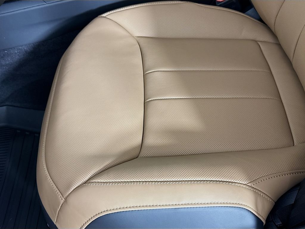 New 2025 Firenze Red Land Rover Dynamic SE image 17