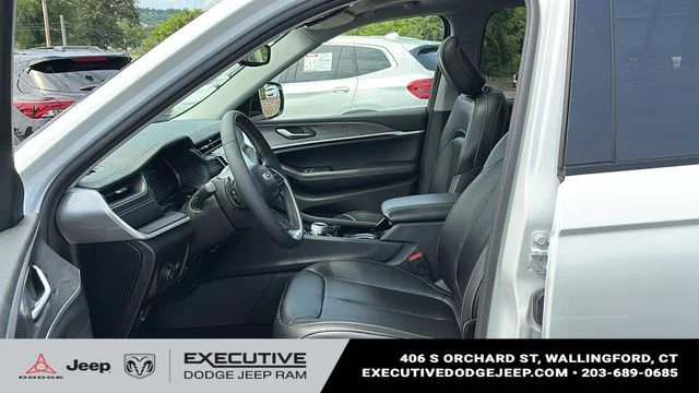 Used 2023 White Jeep Limited image 9