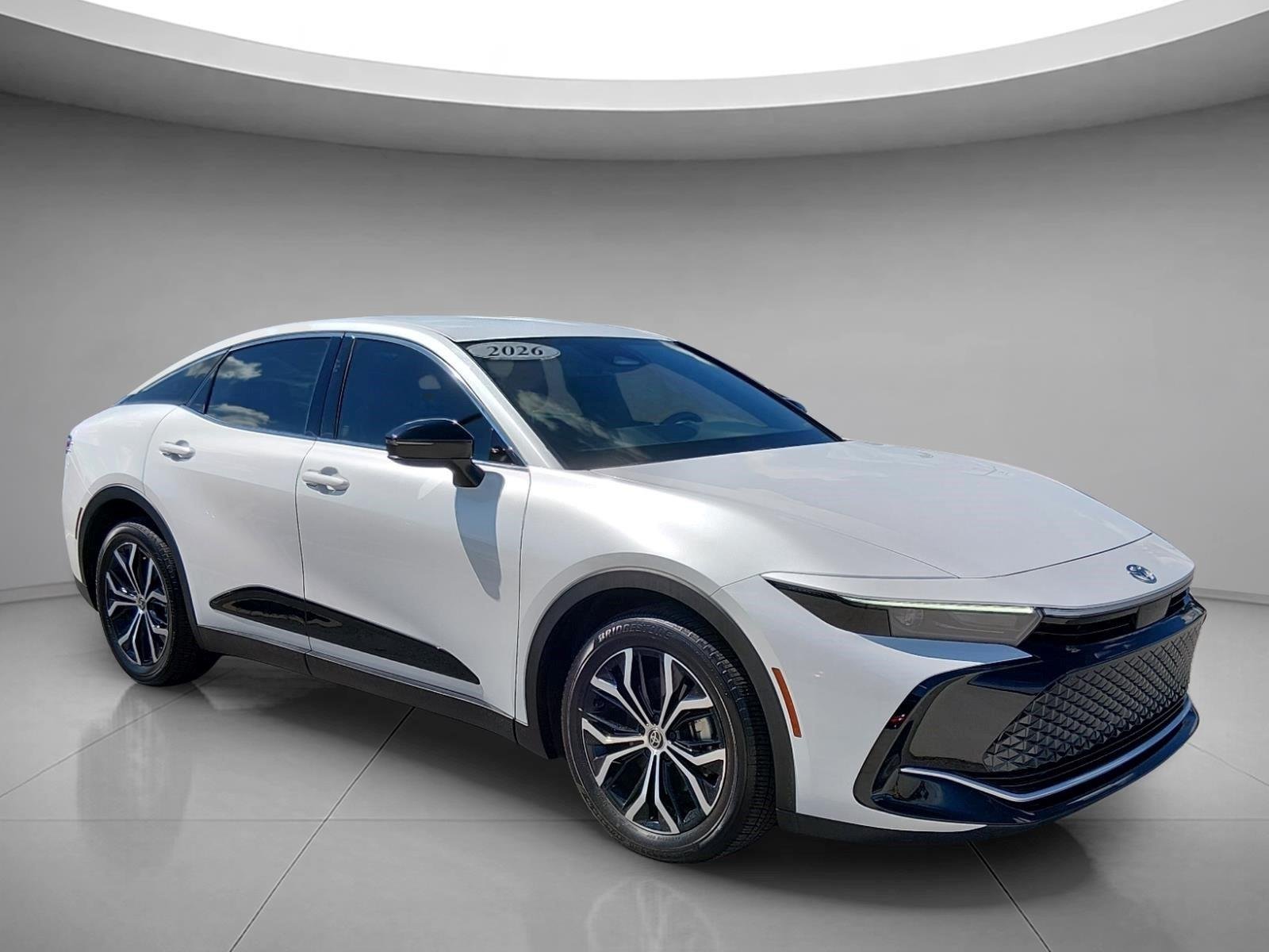 Used 2026 Oxygen White Toyota XLE image 7