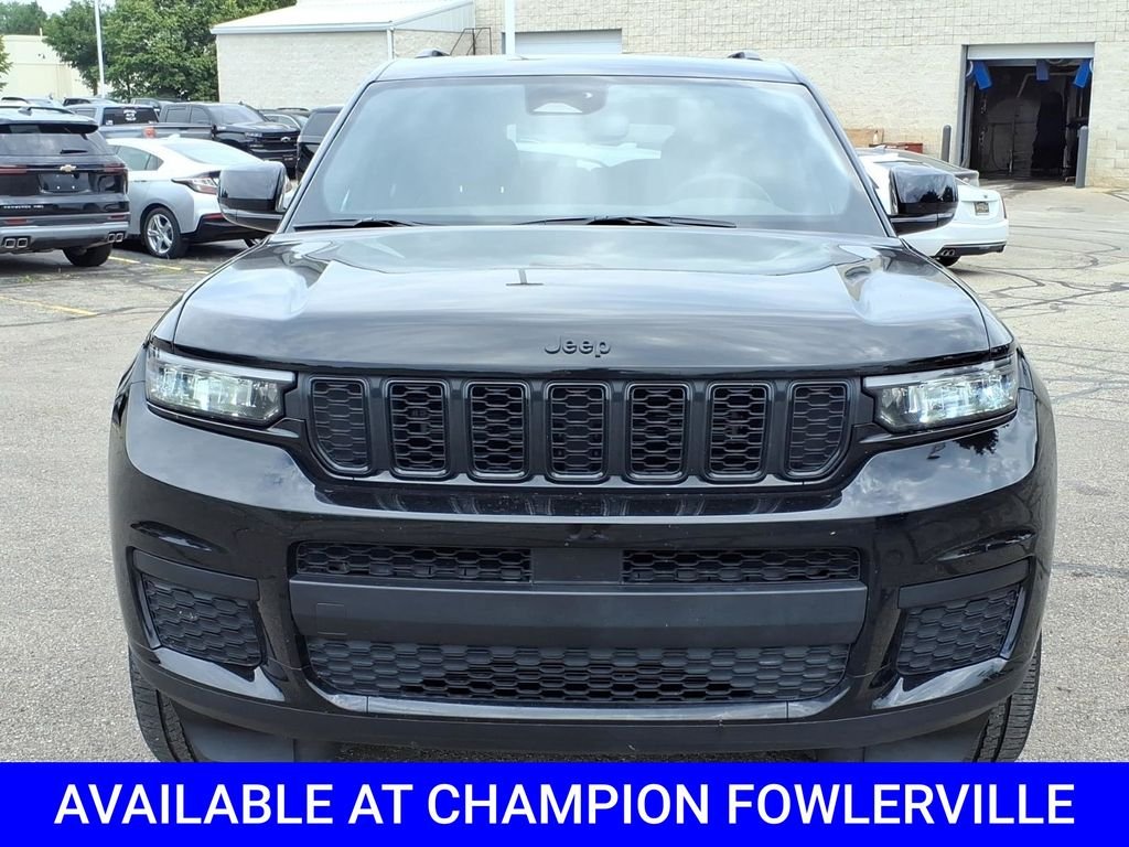 Used 2024 Black Jeep Altitude X image 2