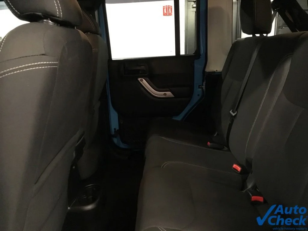 Used 2018 Blue Jeep Unlimited Sahara image 31