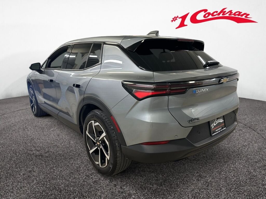 Used 2025 Sterling Gray Metallic Chevrolet LT image 23