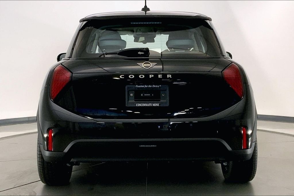 New 2026 Midnight Black II Metallic MINI Signature Plus image 3