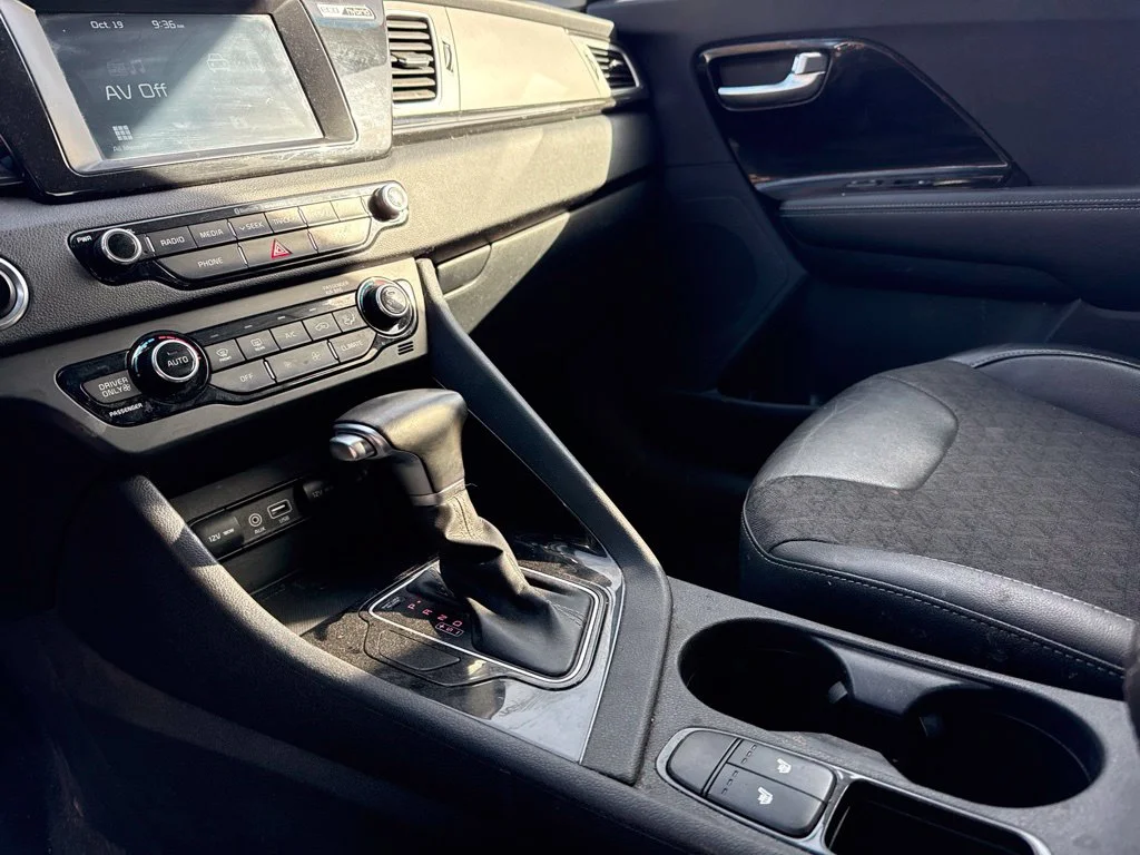 Used 2019 Silky Silver Kia EX image 16