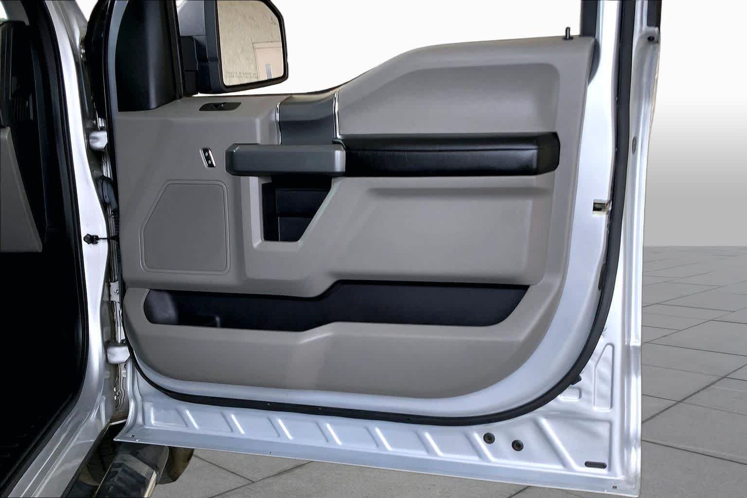 Used 2018 Ingot Silver Ford XLT image 22