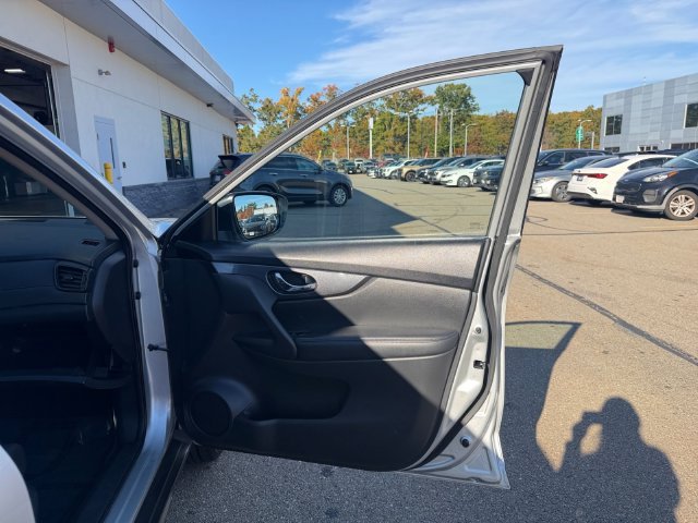 Used 2017 Silver Nissan S image 28