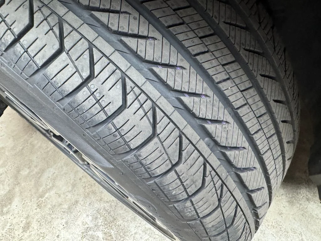 Used 2024 Green BMW xDrive28i image 32