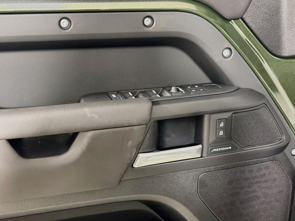 New 2026 Woolstone Green Land Rover S image 18