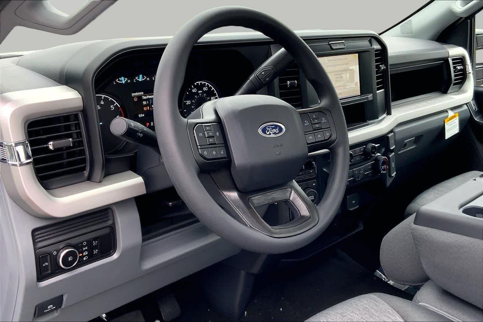 New 2026 Oxford White Ford XL image 9