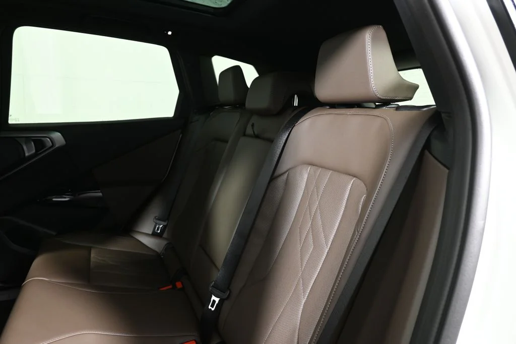Used 2026 White BMW 30 xDrive image 4