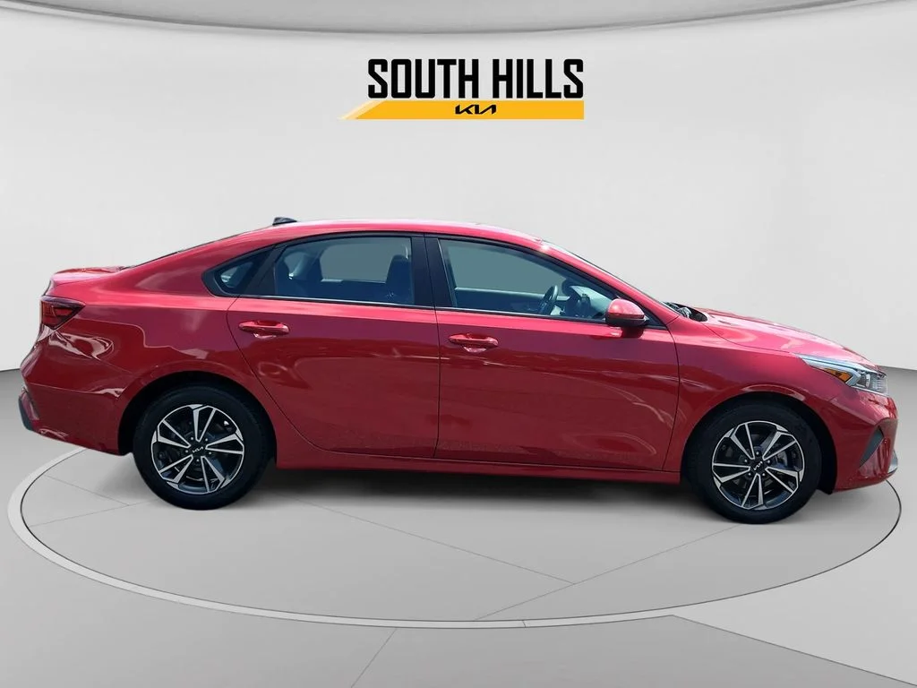 Used 2024 Red Kia LXS image 6