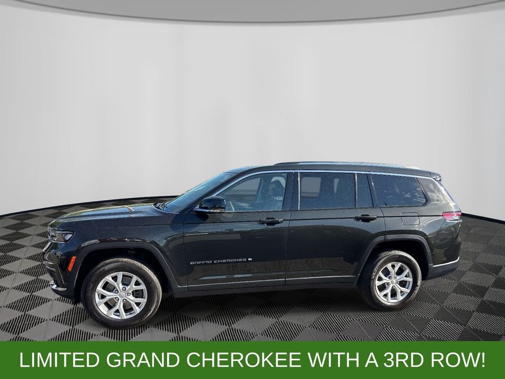 Used 2023  Jeep Limited image 2