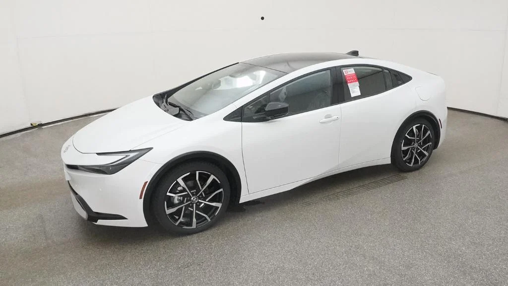 New 2026 Wind Chill Pearl Toyota XSE Premium image 37