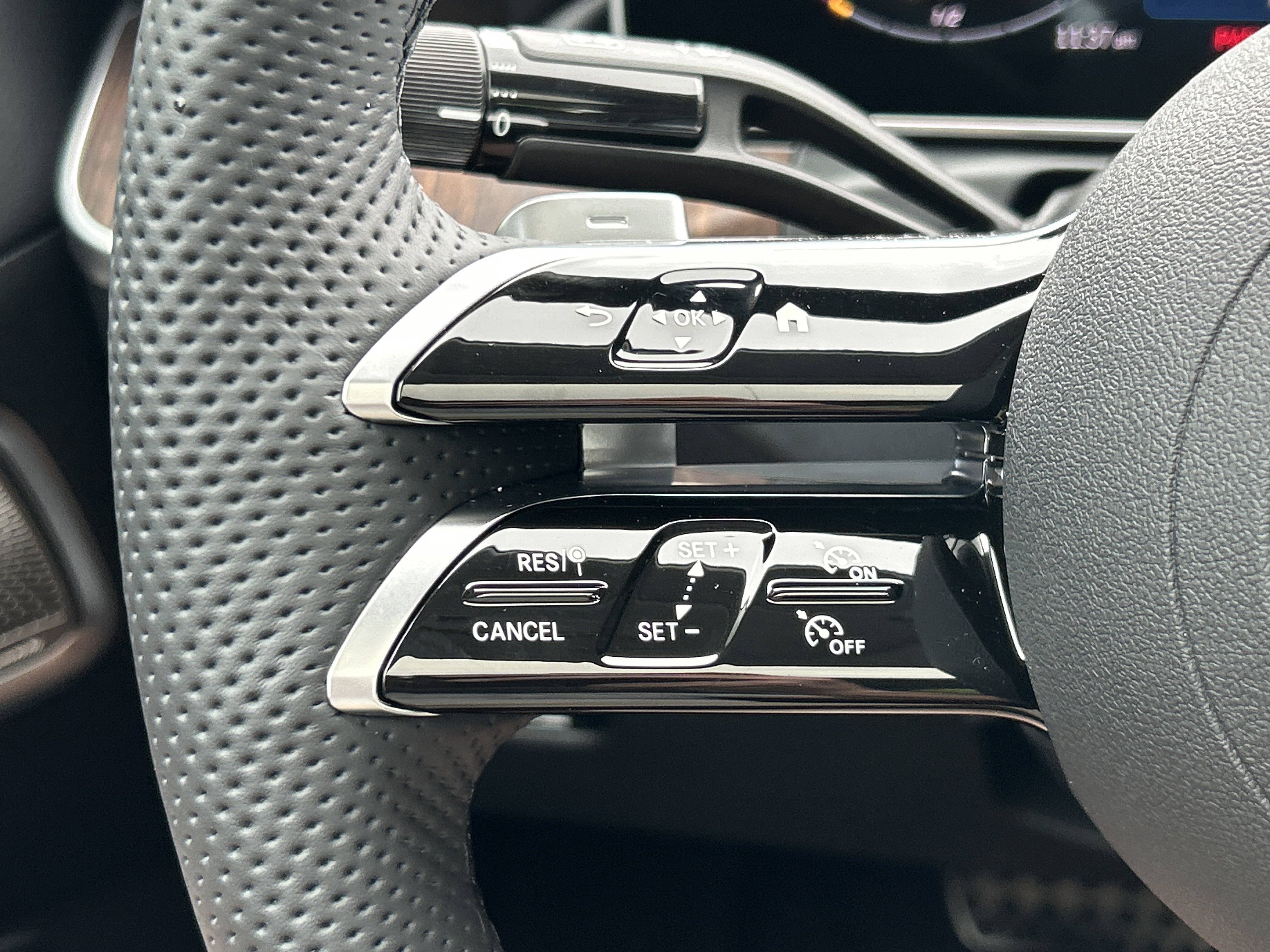 New 2026 Obsidian Black Metallic Mercedes-Benz C 300 Sedan image 26