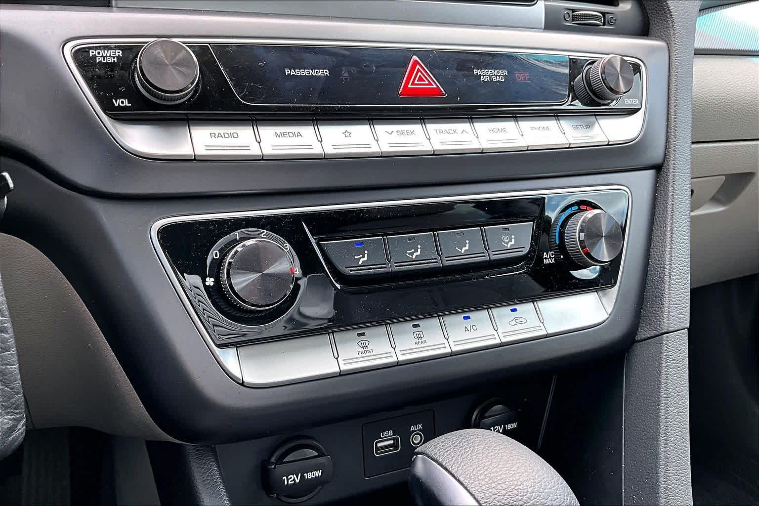 Used 2019 Phantom Black Hyundai SE image 31