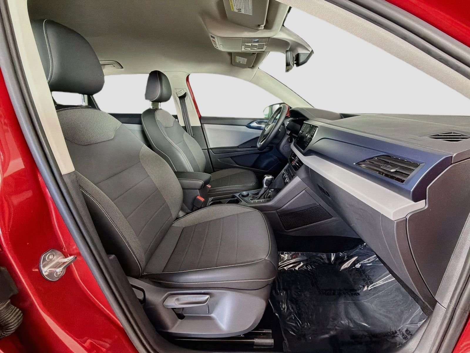 Used 2022 Kings Red Metallic Volkswagen 1.5T SE image 27
