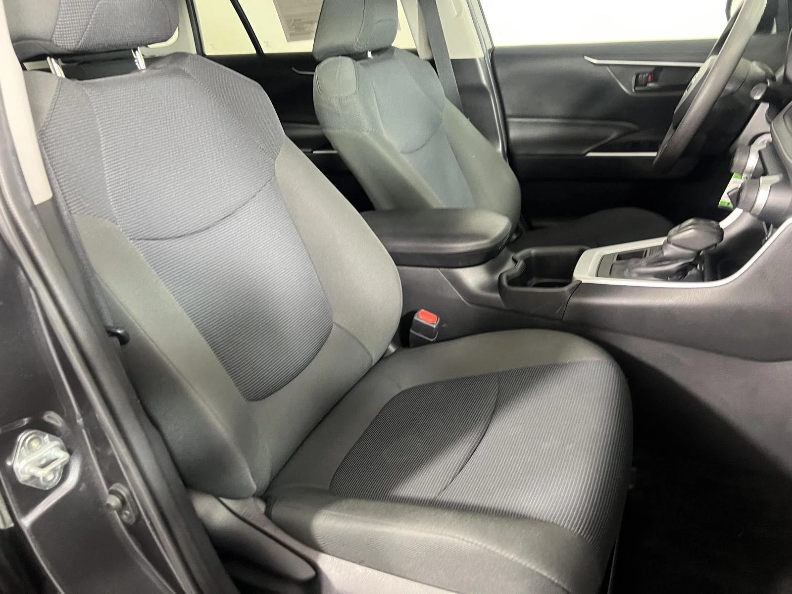 Used 2022 Magnetic Gray Metallic Toyota LE image 20