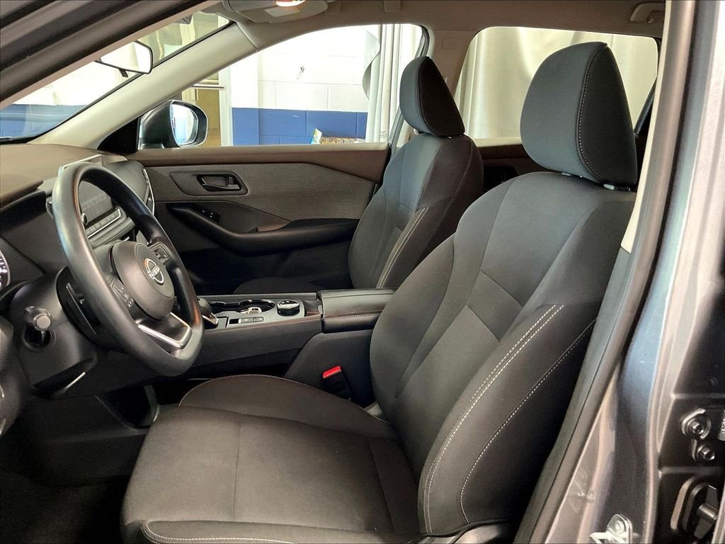 Used 2023 Gray Nissan S image 10