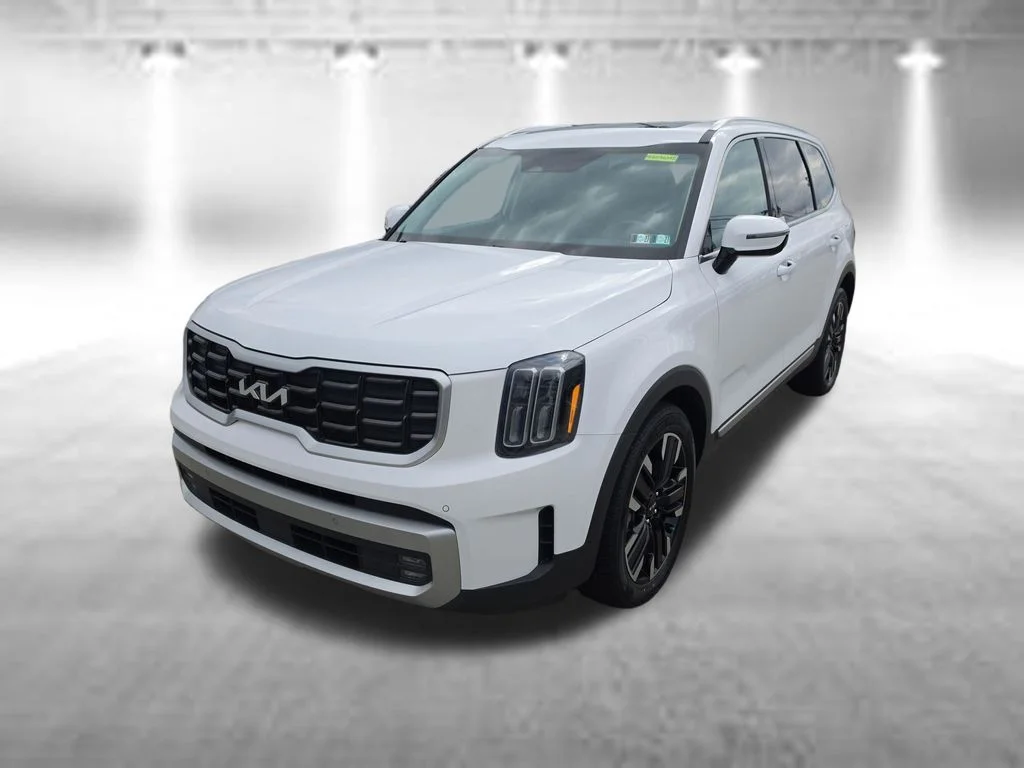 Used 2023 White Kia SX image 3