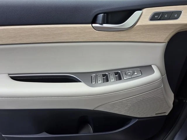 Used 2025 Gray Hyundai Limited image 23