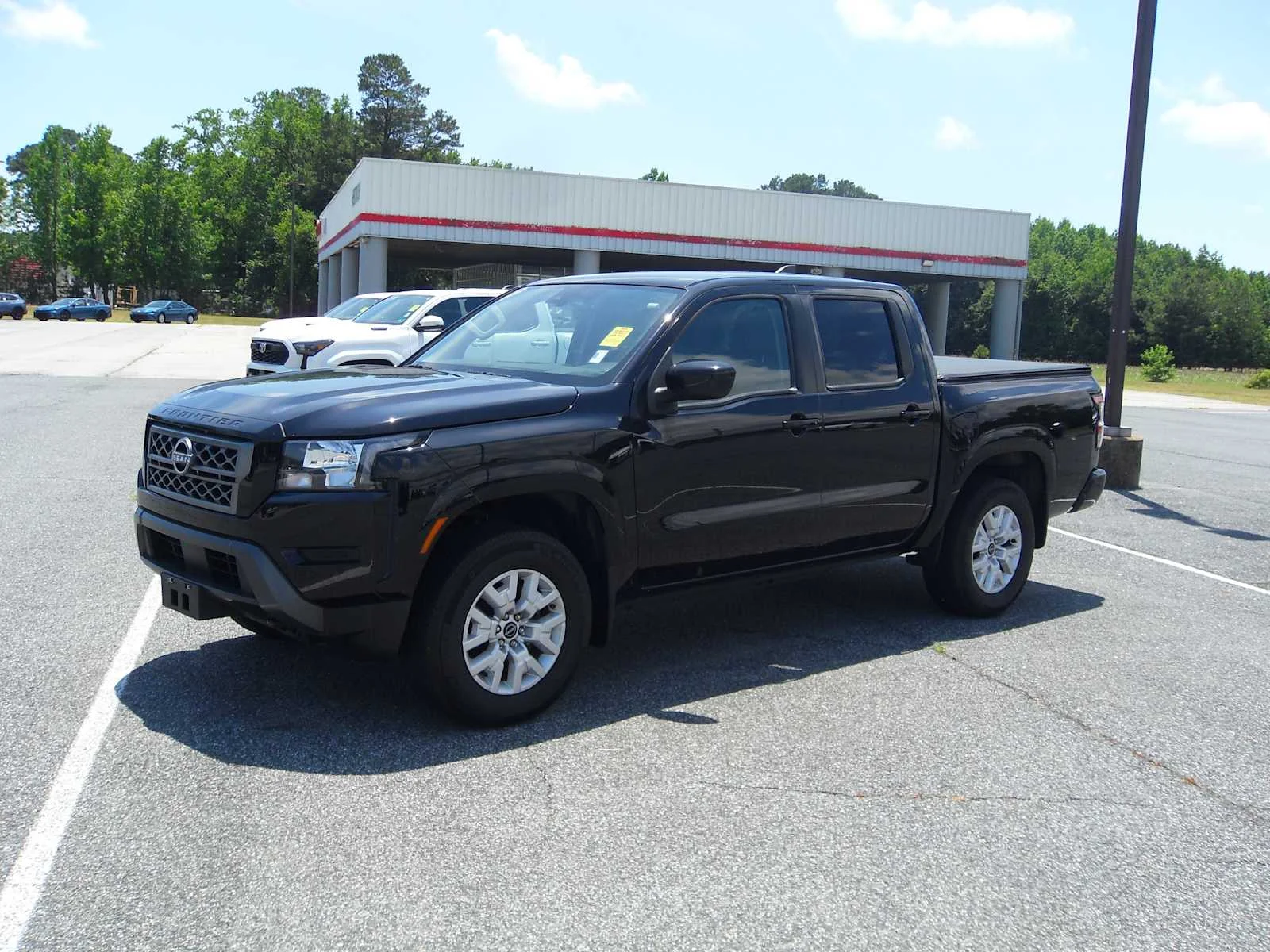 2023 Nissan Frontier SV