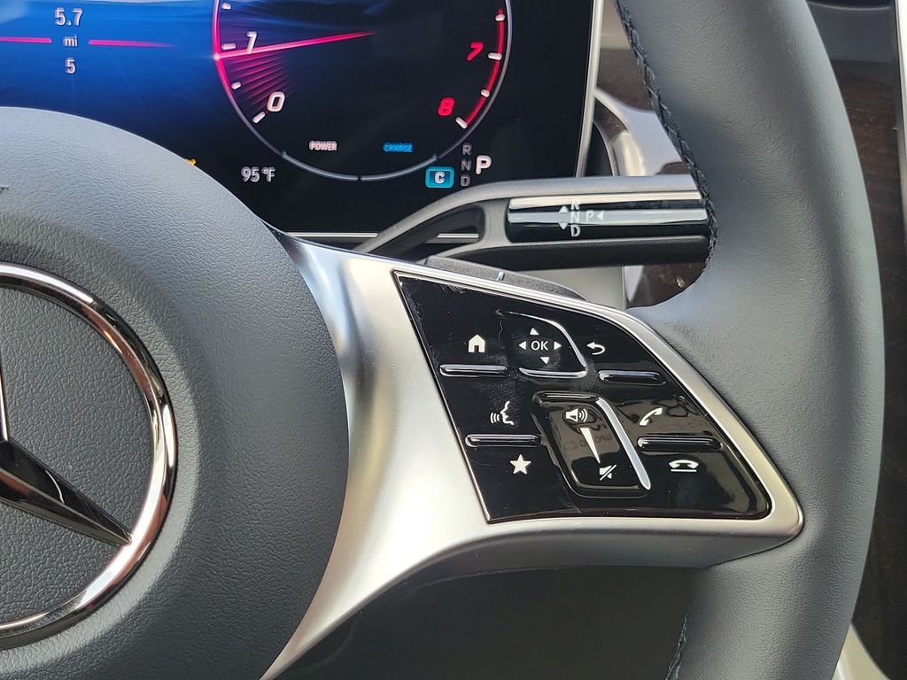 New 2026 Verde Silver Metallic Mercedes-Benz GLC 300 image 28