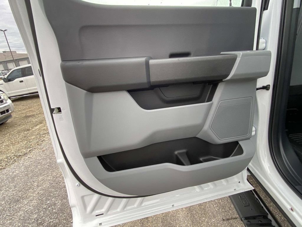 New 2026 Oxford White Ford F-450® XL image 9