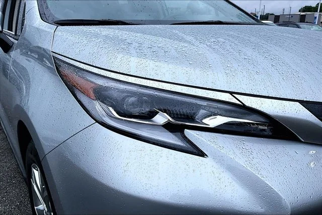 Used 2023 Silver Toyota Platinum image 30