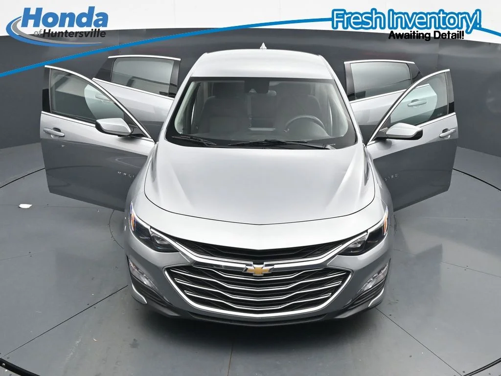 Used 2025 Sterling Gray Metallic Chevrolet LT image 36