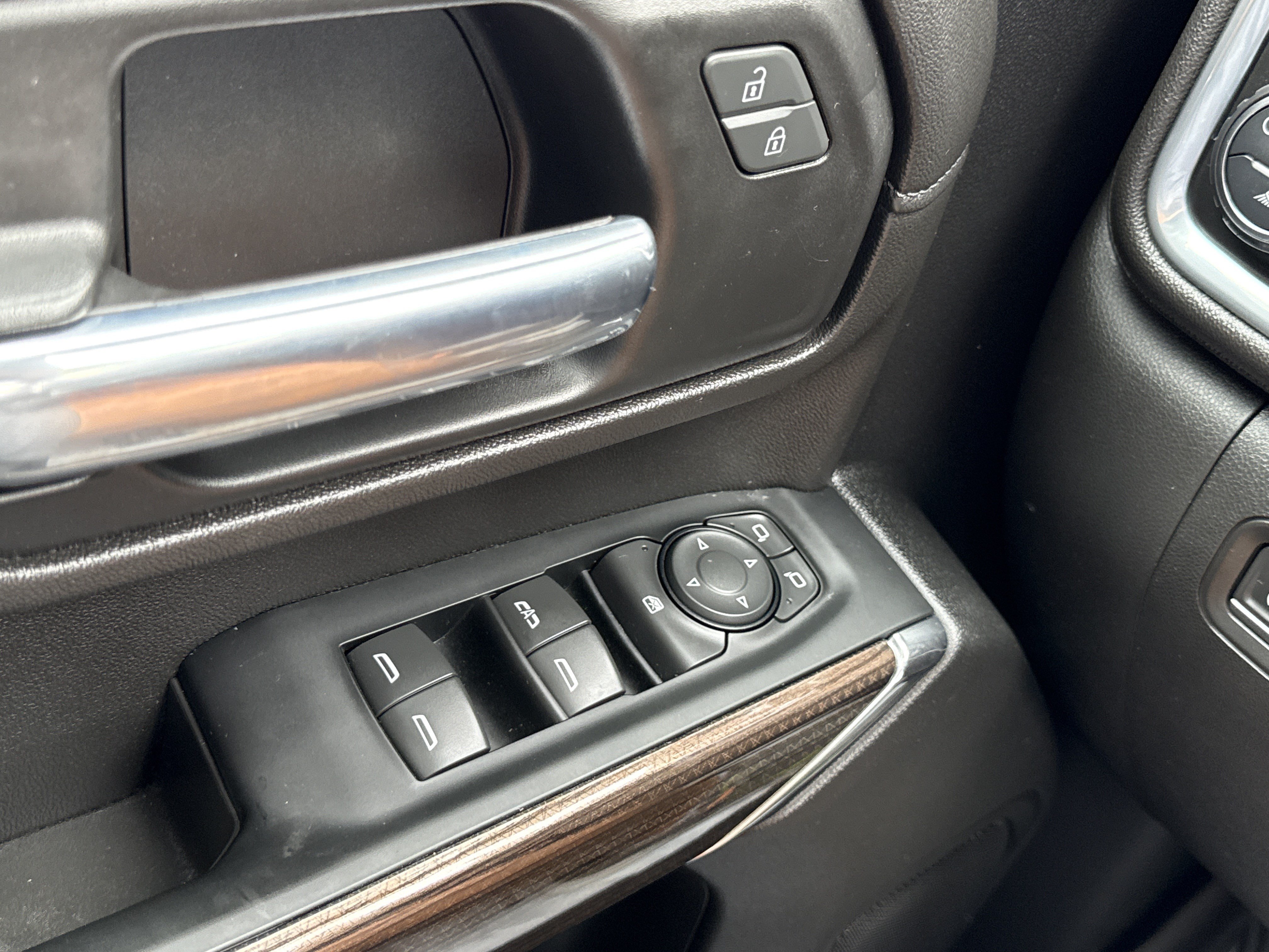 Used 2023 Summit White Chevrolet LT image 16