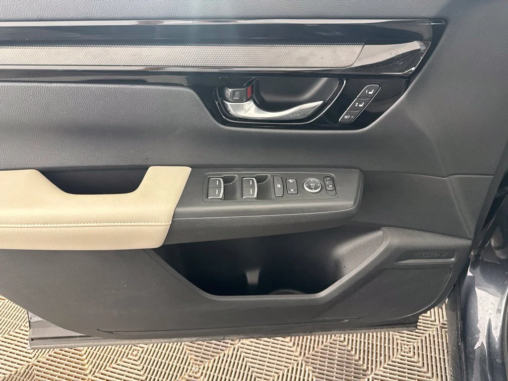 Certified Used 2025 Gray Honda EX-L image 20