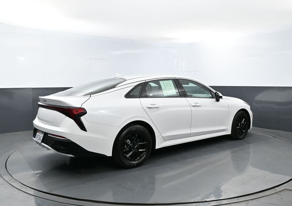 Certified Used 2025 Snow White Pearl Kia LXS image 22
