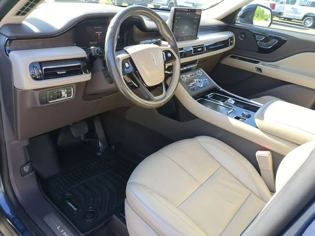 Used 2020 Blue Lincoln Reserve image 16