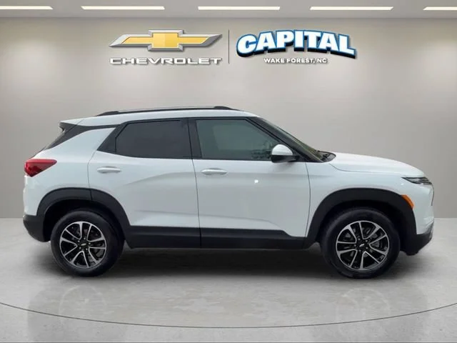 Used 2025 Summit White Chevrolet LT image 7