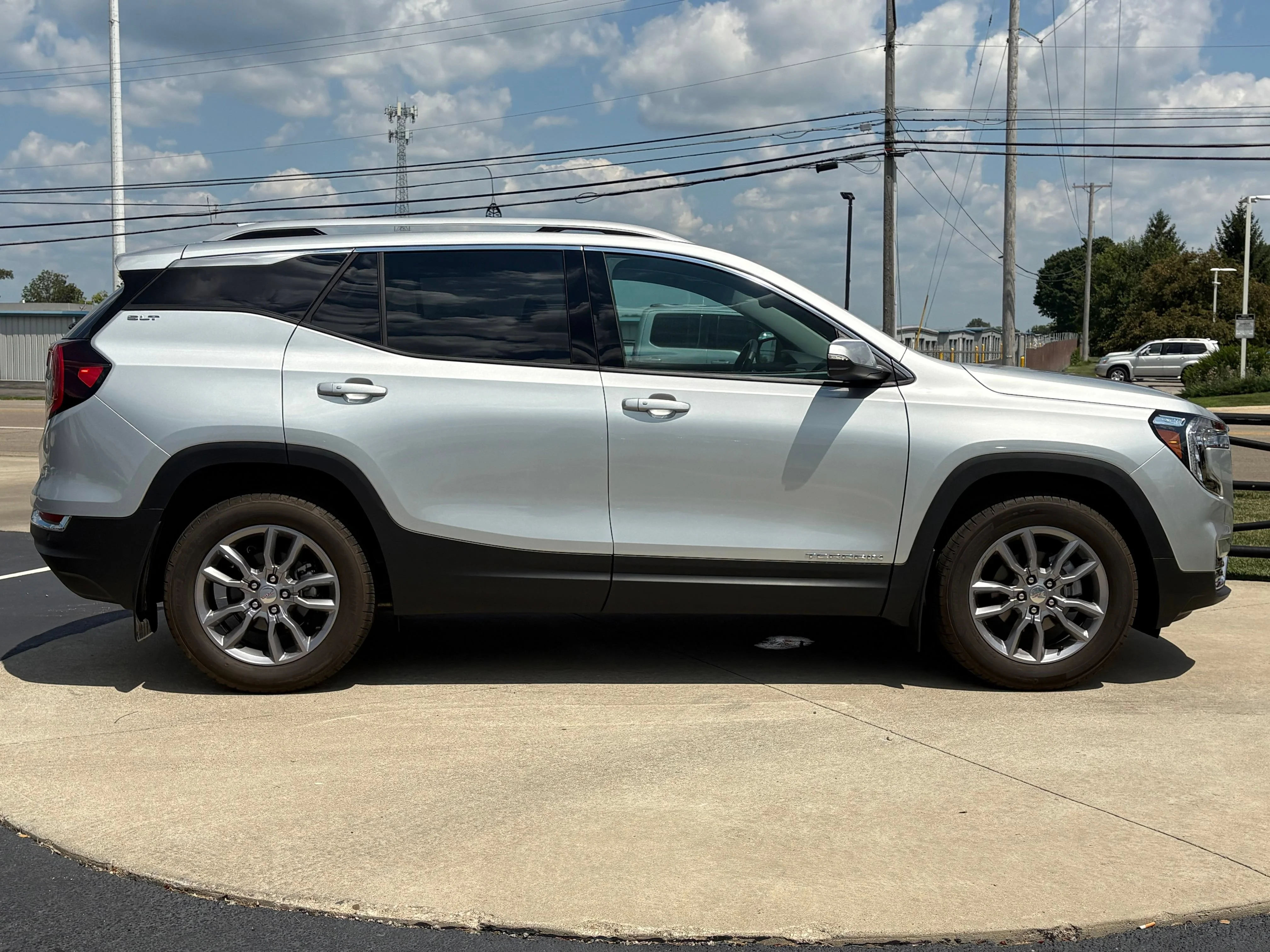 Used 2022 QUICKSILVER METALLIC GMC SLT image 8
