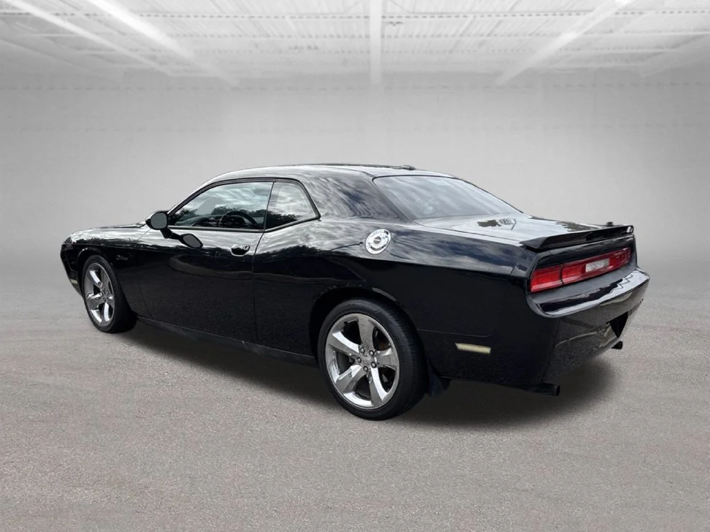 Used 2014 Black Dodge R/T image 3