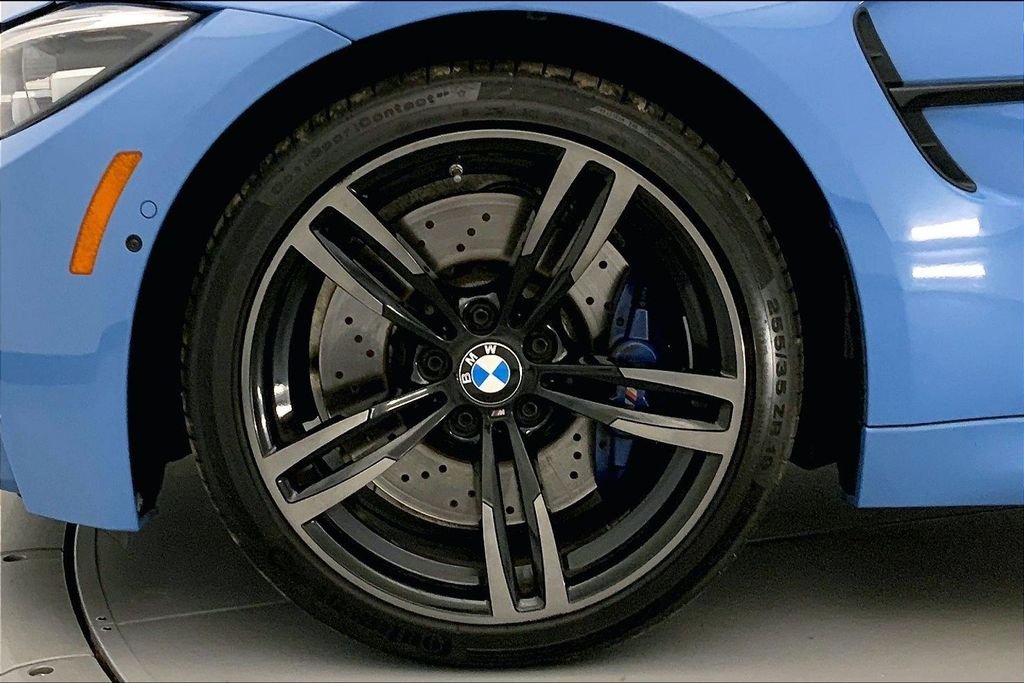 Used 2018 Yas Marina Blue Metallic BMW  image 8