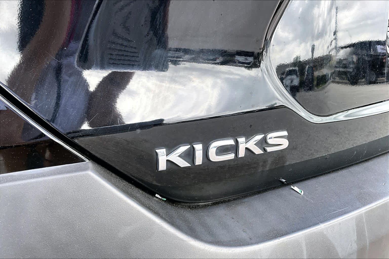 Used 2019 Super Black Nissan S image 10