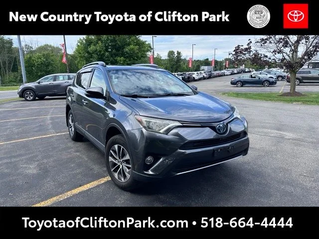 Used 2018 Gray Toyota XLE image 1