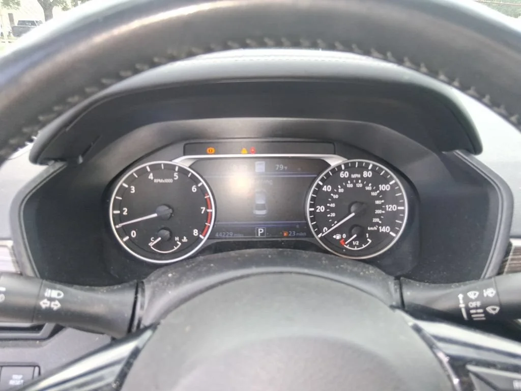 Used 2019 L-gy Nissan 2.5 Platinum image 11