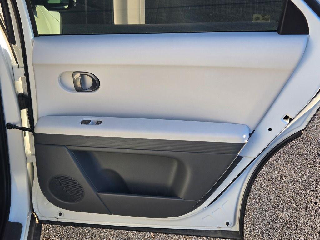 New 2025 White Hyundai SEL image 11