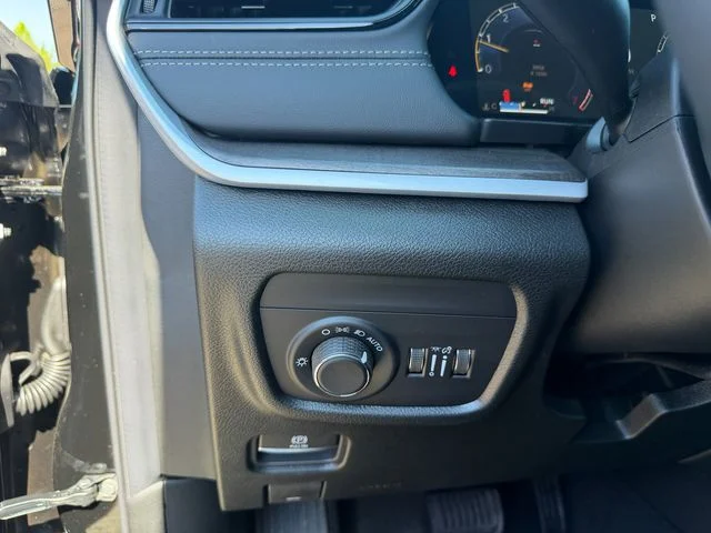 New 2026 Black Jeep Altitude image 19