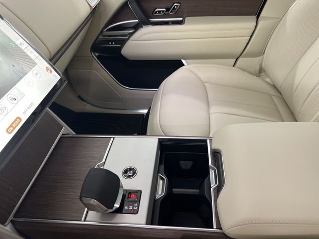 New 2026 Fuji White Land Rover SE image 36